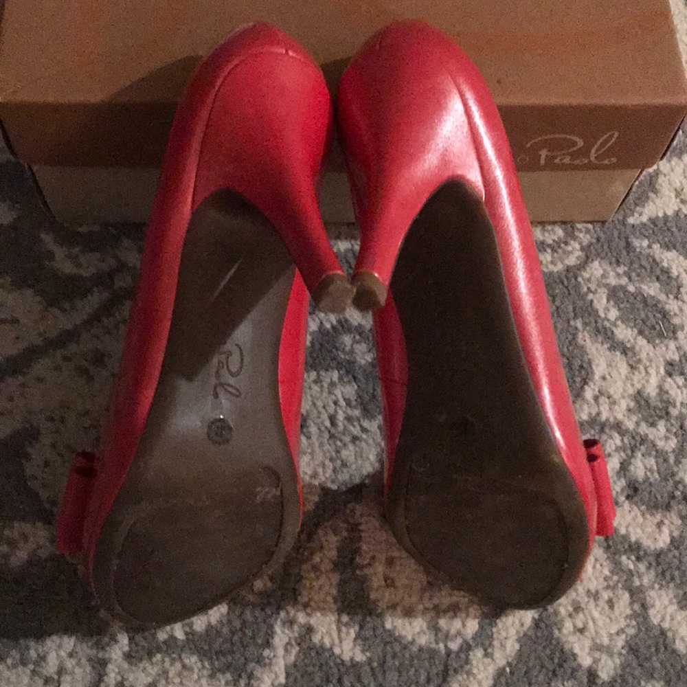 Heels - Picture 3 of 4